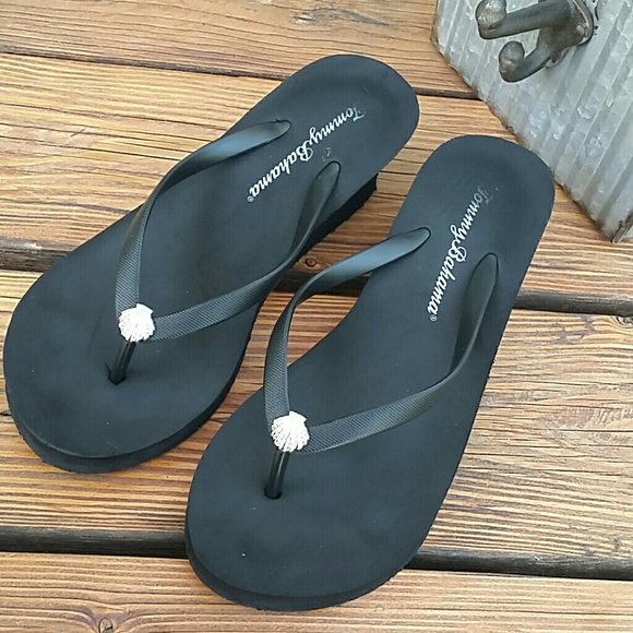 tommy bahama wedge flip flops